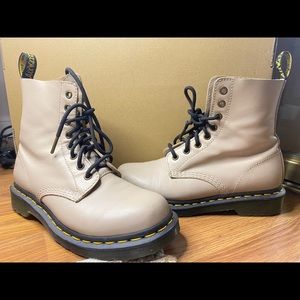 Doc Martens in Tan Leather